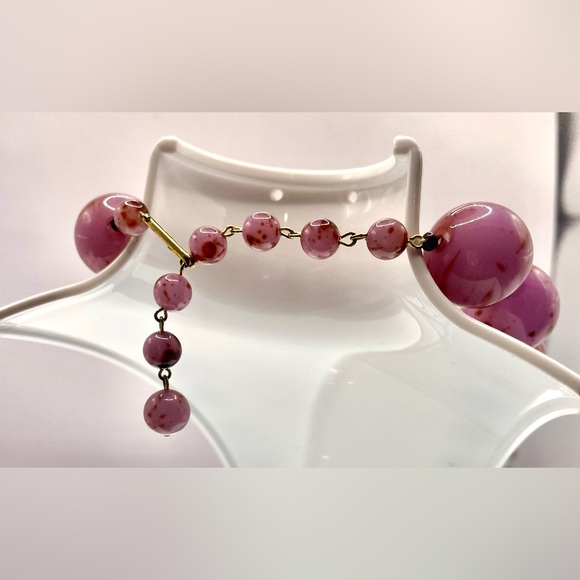 Vintage Lilac Speckled Lucite Beaded Necklace Mid Century Chunky Retro Statement - Picture 5 of 9